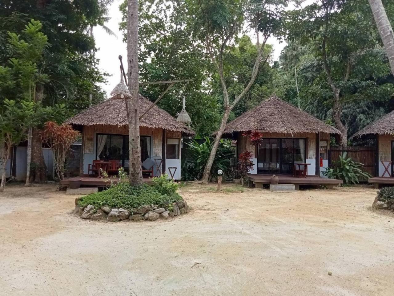 Thapwarin Resort - Green Hotel Koh Ngai Quarto foto