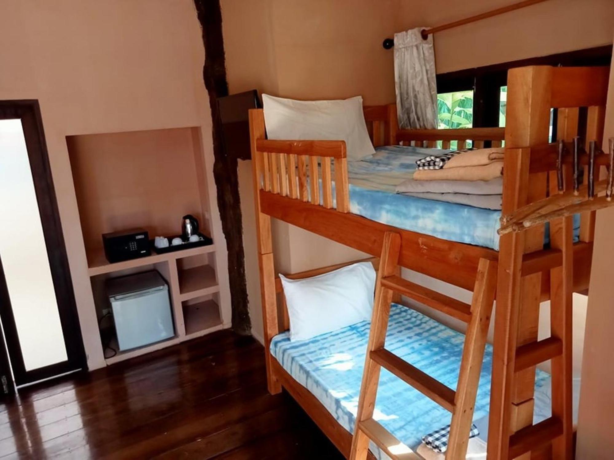 Thapwarin Resort - Green Hotel Koh Ngai Quarto foto